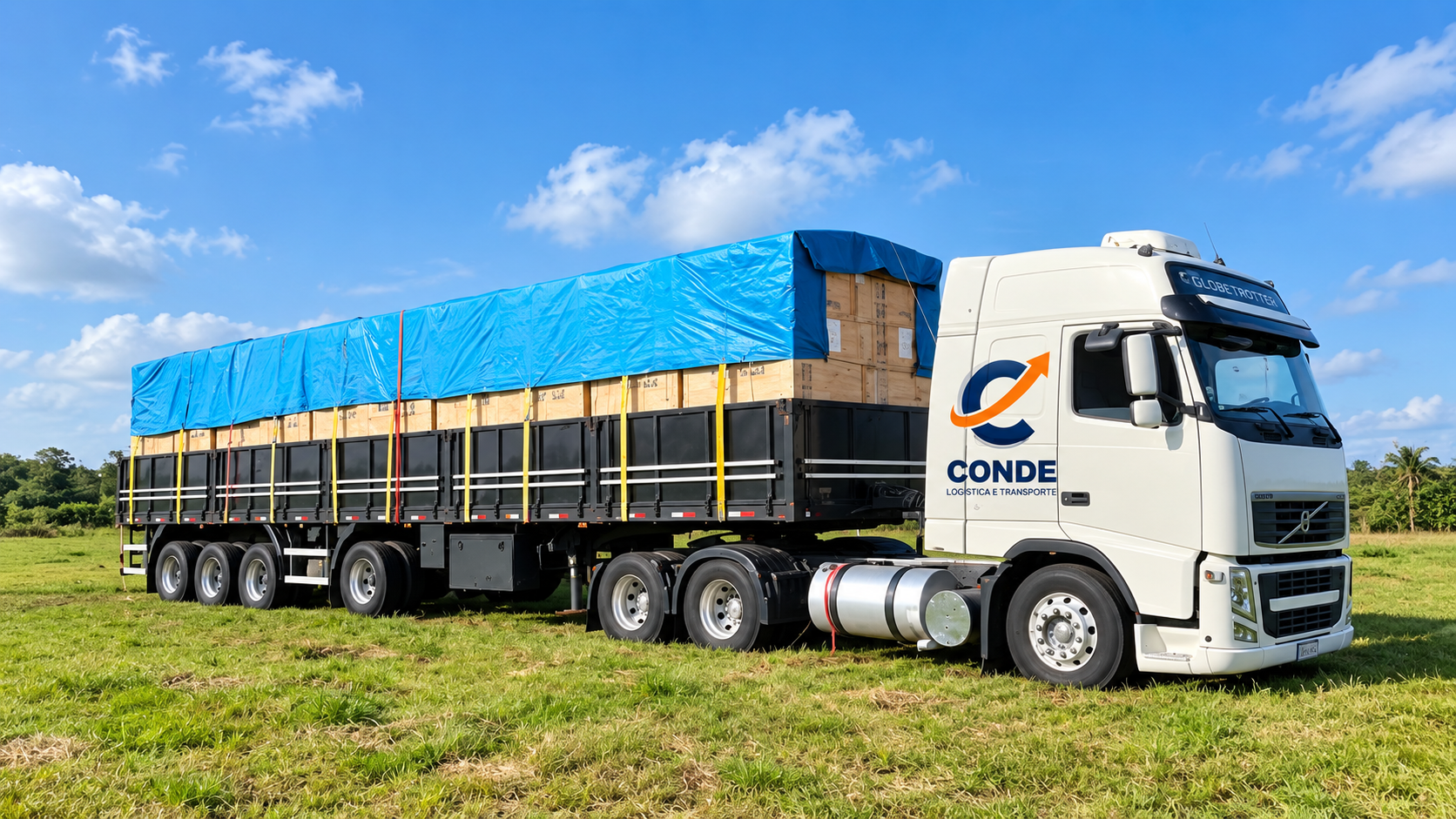 Caminhão graneleiro em operação de transporte de carga a granel